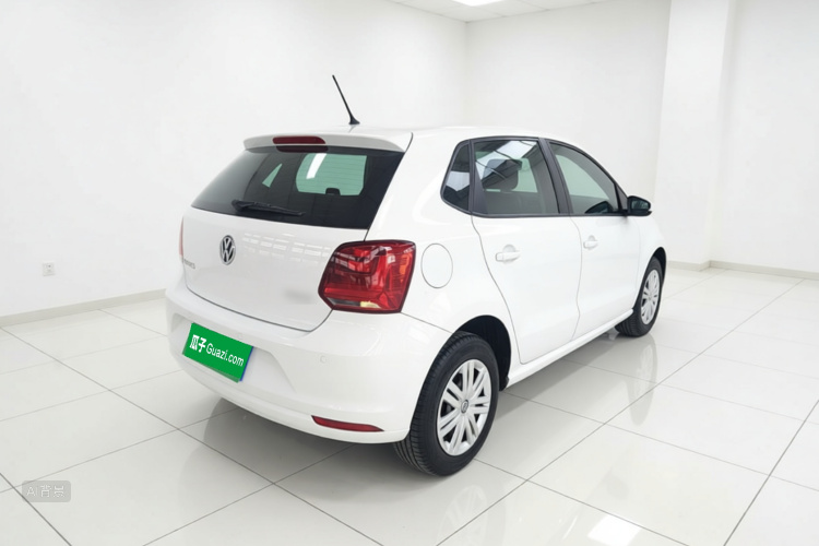 Volkswagen Polo 2016 car image #7