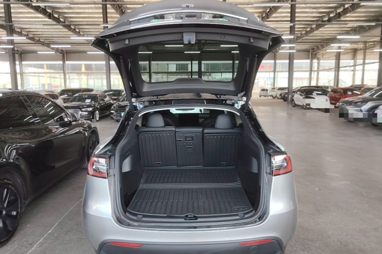 Tesla Model Y 2022 #19 Tesla Model Y 2022 car image #19