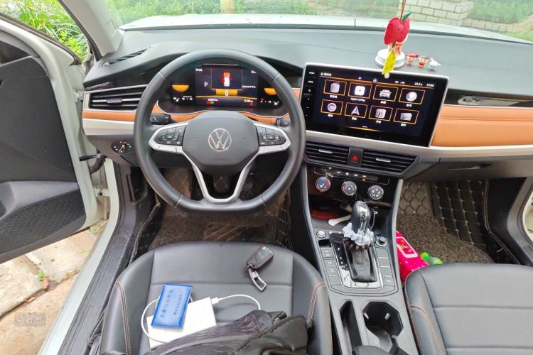 Volkswagen Bora 2023 car image #12