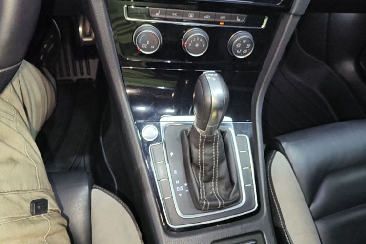 Volkswagen Golf 2019 #14 Volkswagen Golf 2019 car image #14