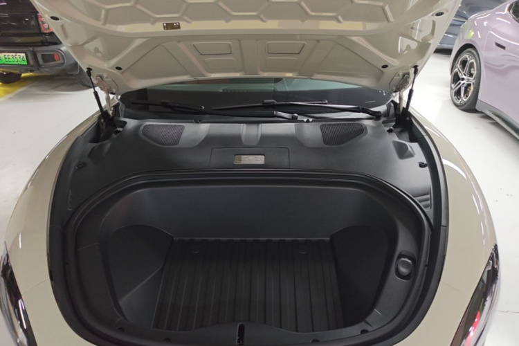 MI SU7 2025 immagine di auto #22