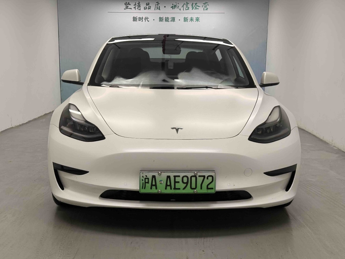 Tesla Model 3 2022 car image #2