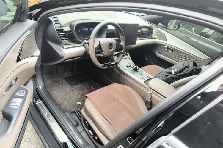 BYD Han 2024 car image #12