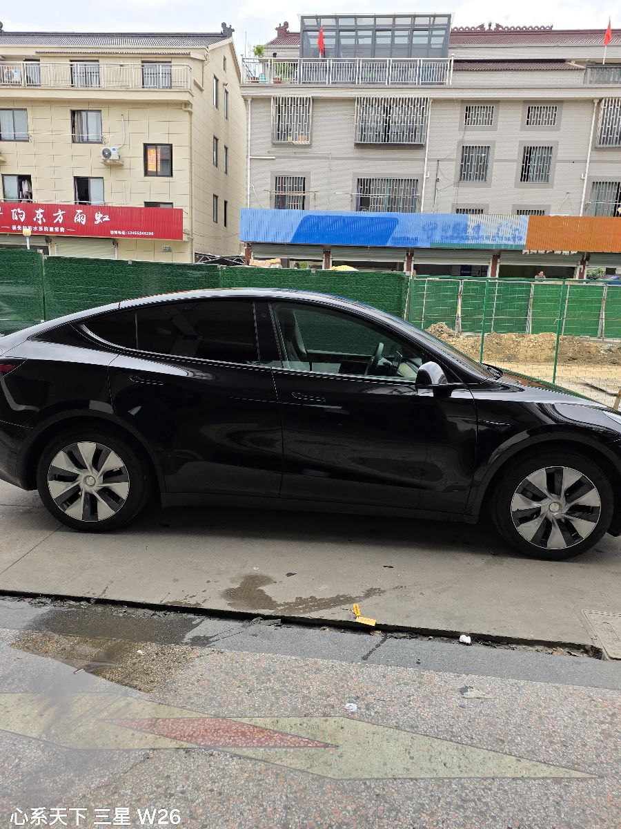 Tesla Model Y 2023 #4 Tesla Model Y 2023 car image #4
