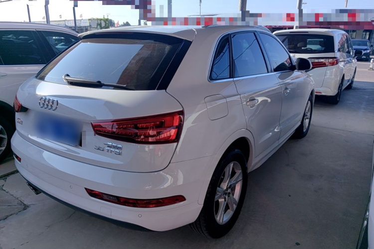 Audi Q3 2017 car image #7