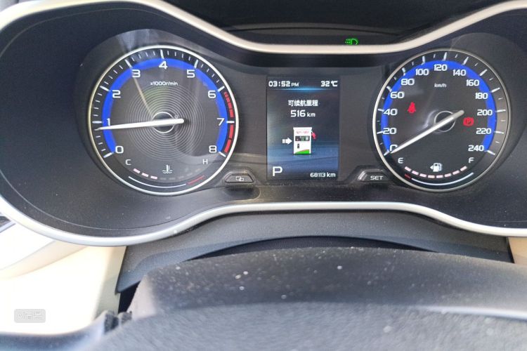 GEELY Emgrand 2018 car image #14