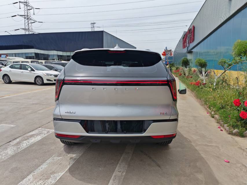 GEELY Boyue L 2025 car image #8