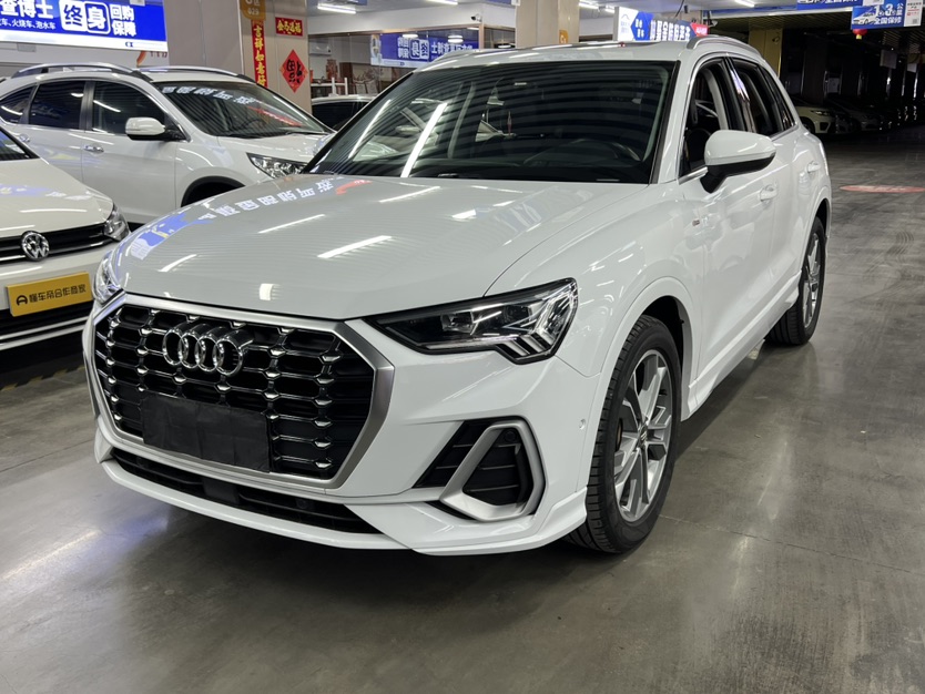 Audi Q3 2021 car image #3