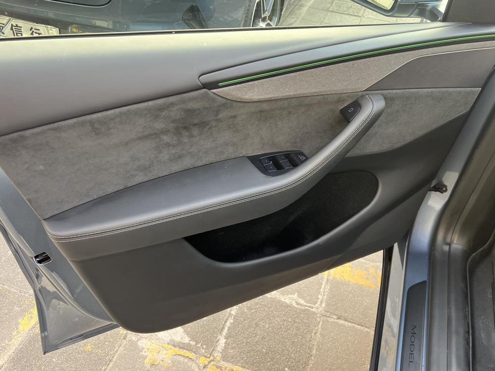 Tesla Model Y 2025 #25 Tesla Model Y 2025 immagine di auto #25