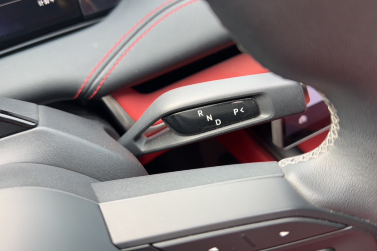 MI SU7 2024 imagen de coche #17