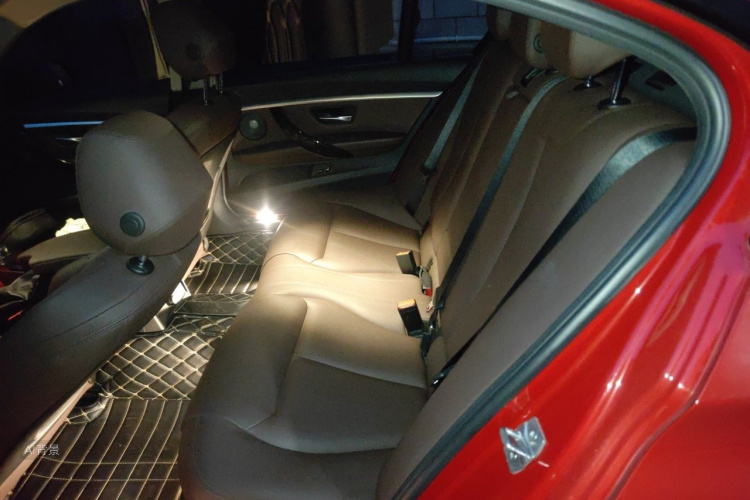 BMW 3 Series 2018 #19 BMW 3 Series 2018 car image #19