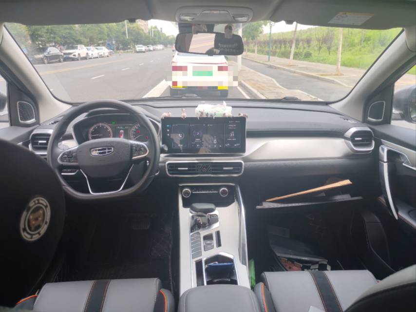 GEELY Coolray 2024 car image #7