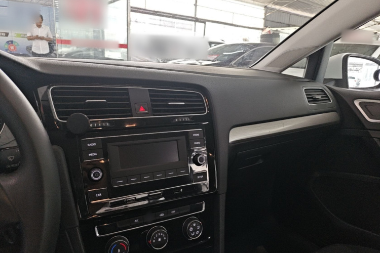 Volkswagen Golf 2019 #10 Volkswagen Golf 2019 car image #10