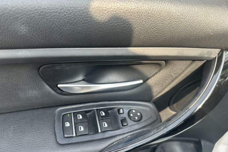 BMW 3 Series 2017 #21 BMW 3 Series 2017 car image #21