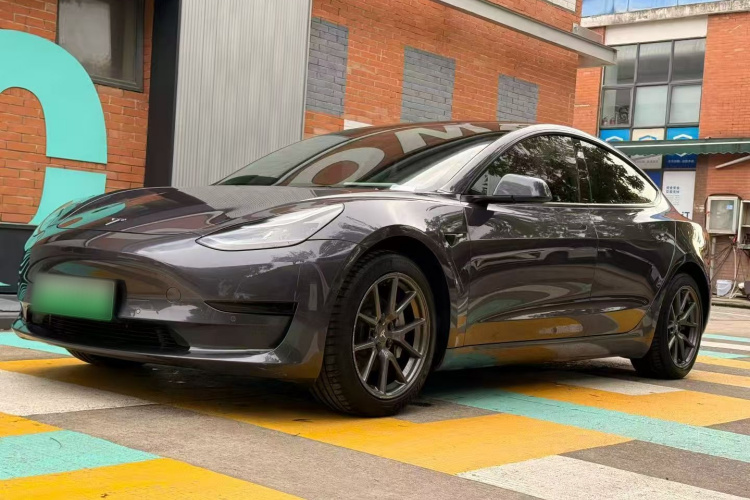Tesla Model 3 2021 car image #2