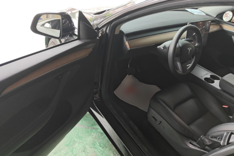 Tesla Model Y 2022 #16 Tesla Model Y 2022 car image #16