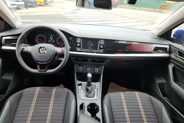 Volkswagen Lavida 2018 #10 Volkswagen Lavida 2018 car image #10