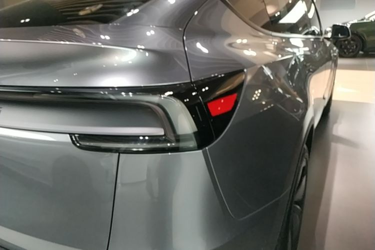 Tesla Model Y 2026 #8 Tesla Model Y 2026 car image #8