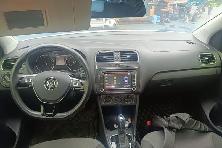 Volkswagen Polo 2017 car image #10