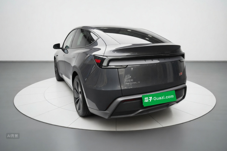 Tesla Model Y 2025 car image #5