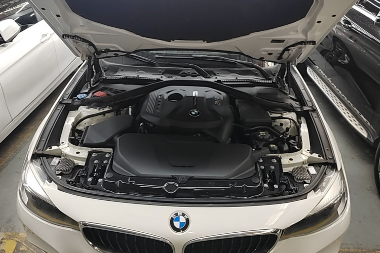 BMW 3 Series GT 2019 #20 BMW 3 Series GT 2019 car image #20