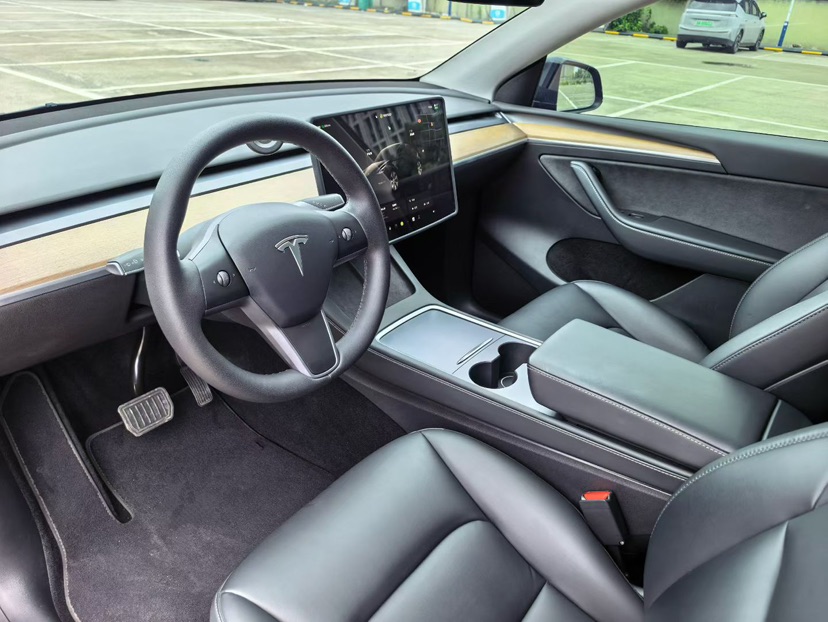 Tesla Model Y 2022 car image #6