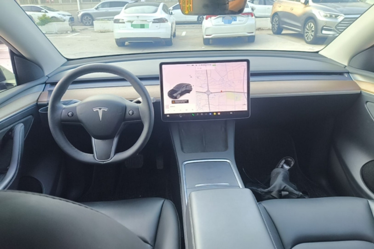 Tesla Model Y 2021 #10 Tesla Model Y 2021 car image #10