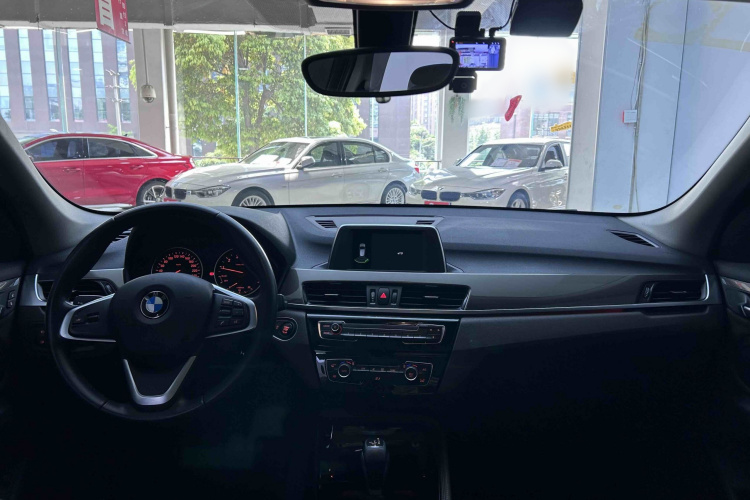 BMW X1 2018 #14 BMW X1 2018 car image #14