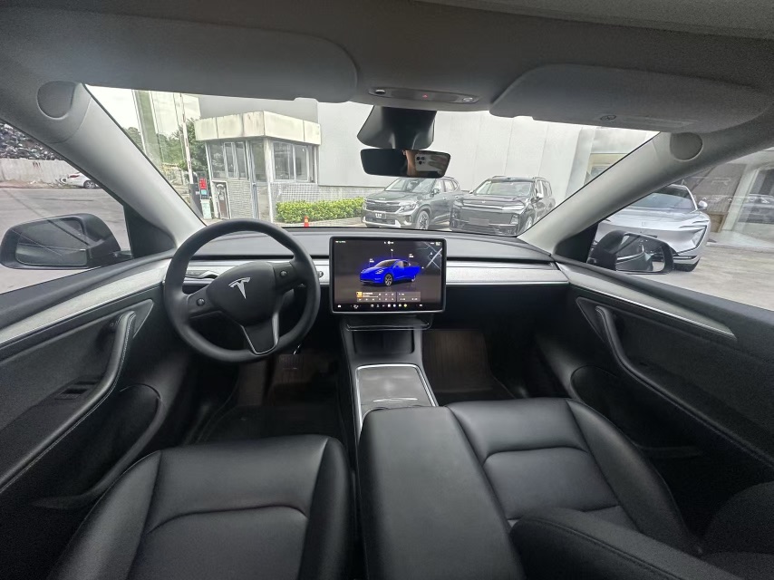 Tesla Model Y 2024 car image #5