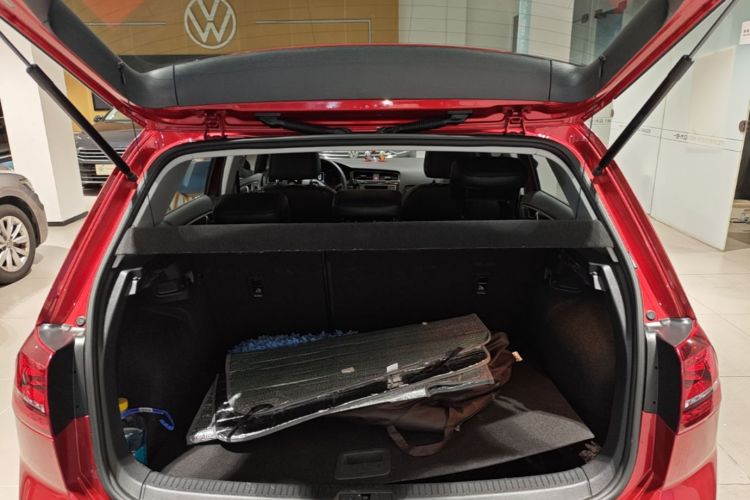 Volkswagen Golf 2017 car image #21