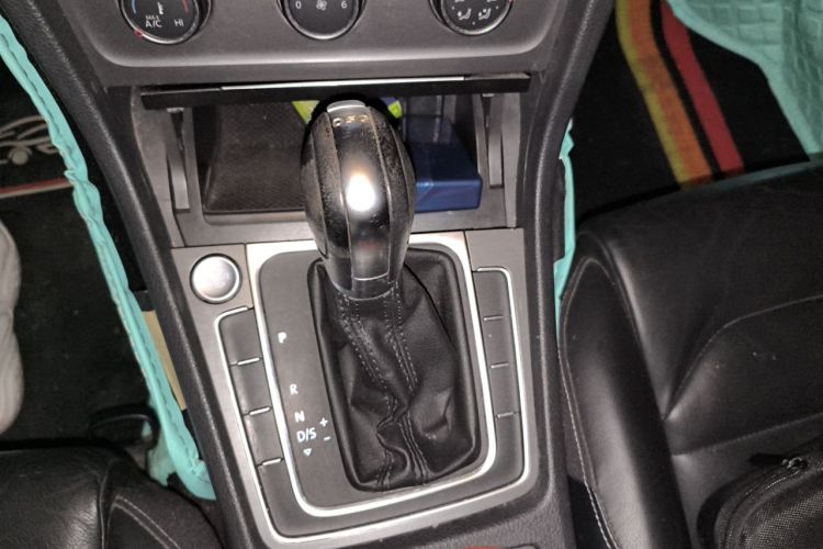 Volkswagen Golf 2016 car image #16