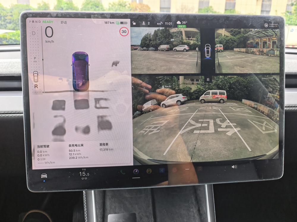 Tesla Model Y 2025 #14 Tesla Model Y 2025 car image #14