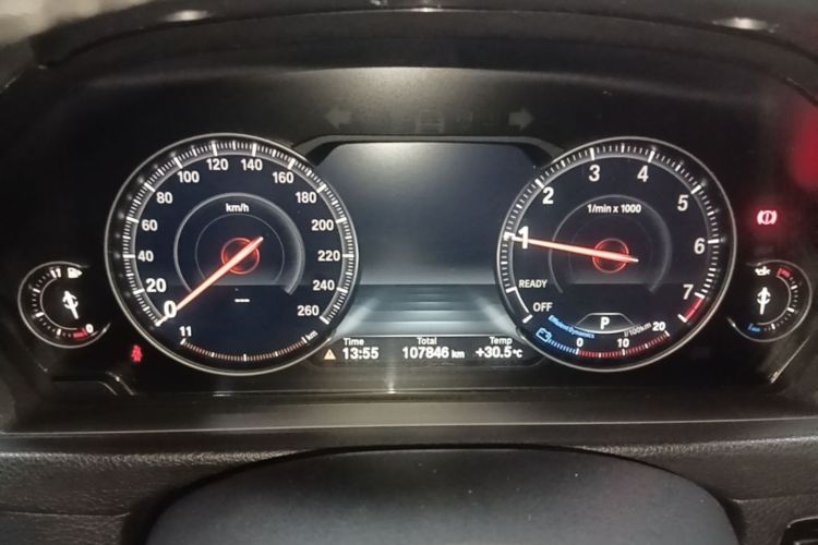 BMW 3 Series 2019 car image #12