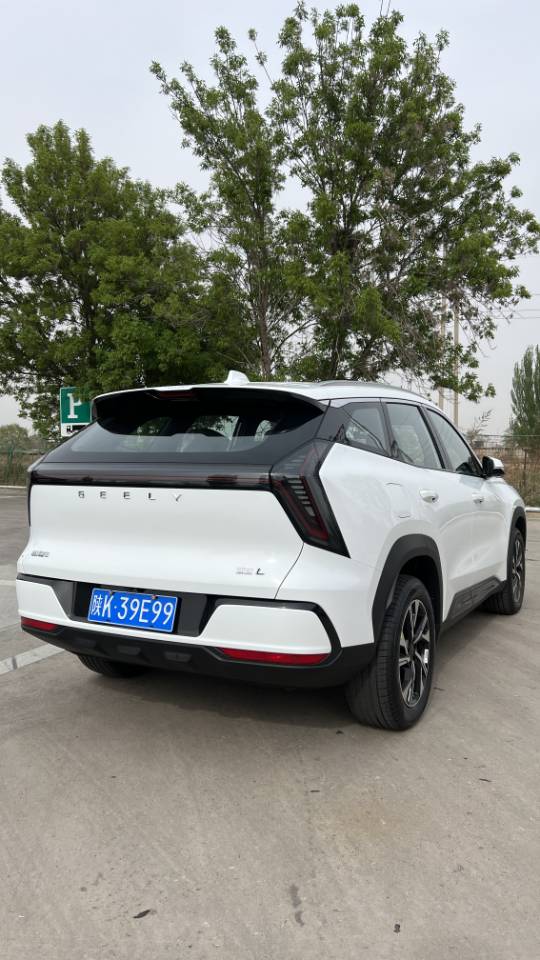 GEELY Boyue L 2026 car image #9