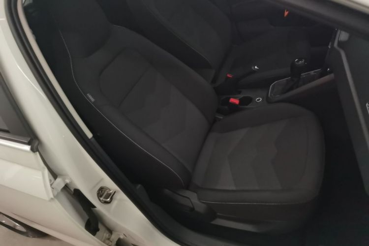 Volkswagen Polo 2019 car image #24