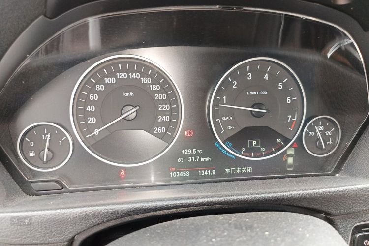 BMW 3 Series 2019 car image #13