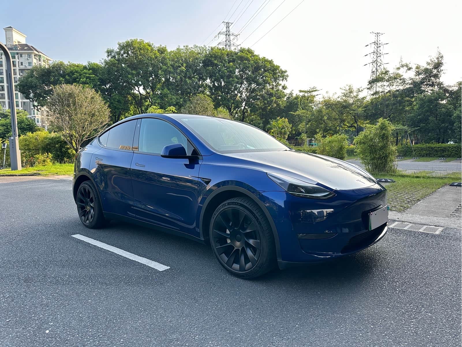 Tesla Model Y 2023 #7 Tesla Model Y 2023 car image #7