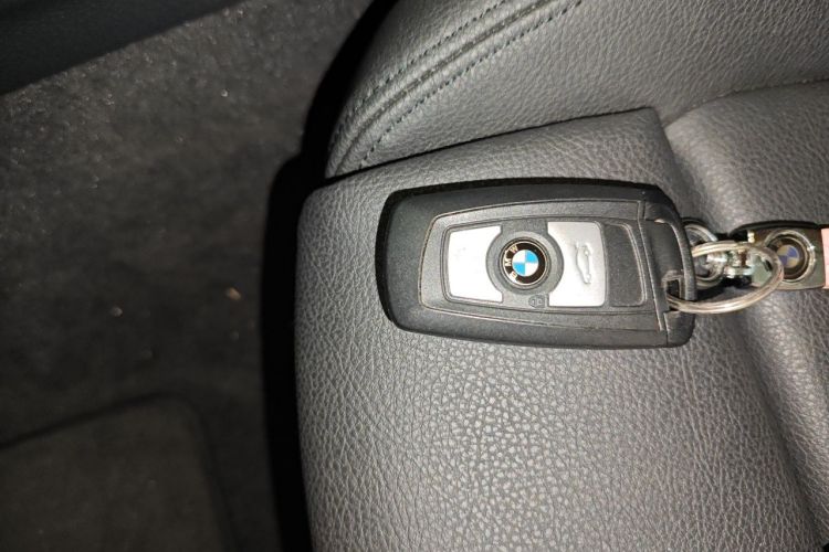 BMW 3 Series 2018 #11 BMW 3 Series 2018 car image #11