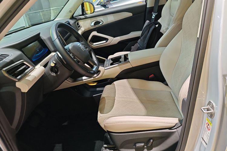 BYD YuanUP 2025 #19 BYD YuanUP 2025 car image #19