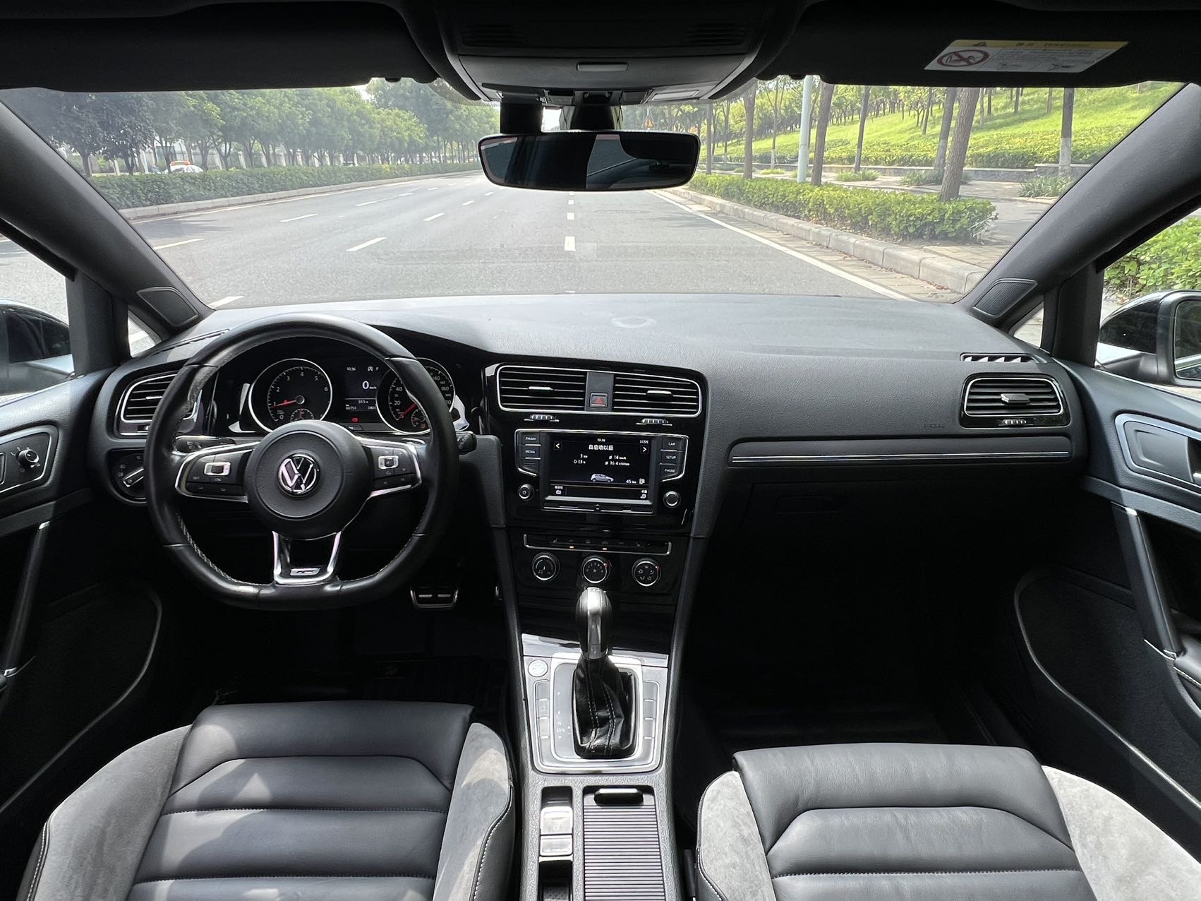 Volkswagen Golf 2017 car image #7