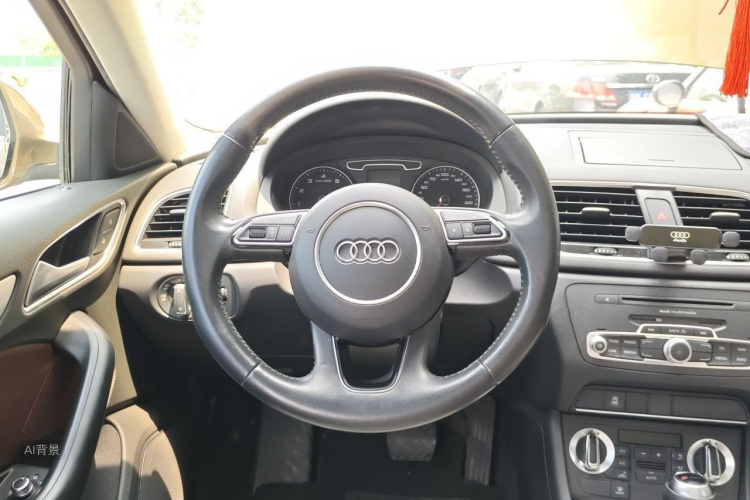 Audi Q3 2014 immagine di auto #12