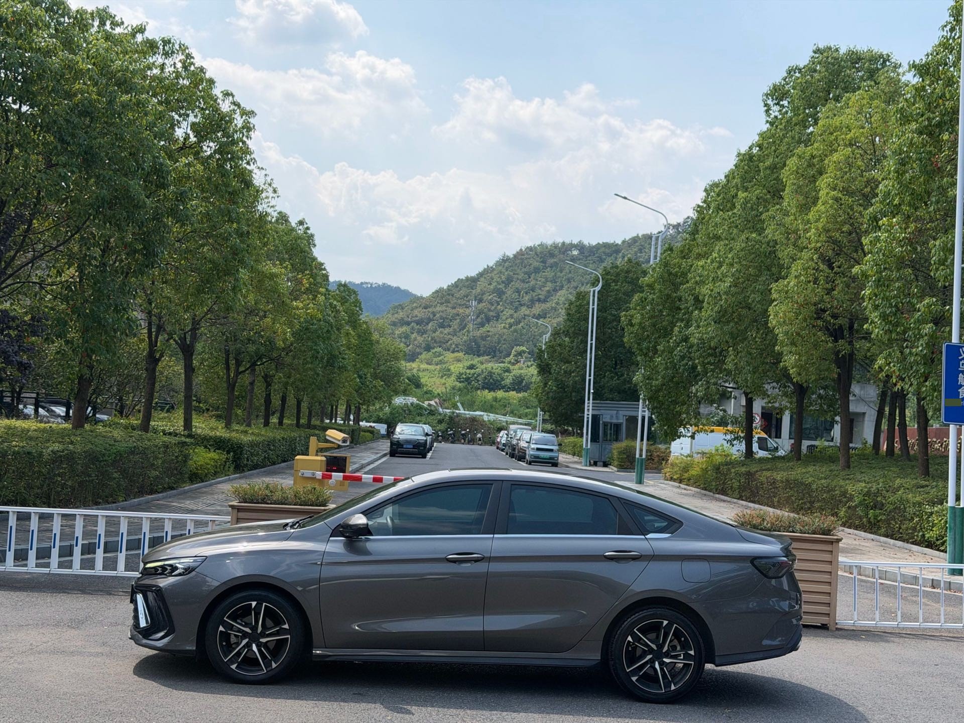 GEELY Binray 2023 imagem de carro #12