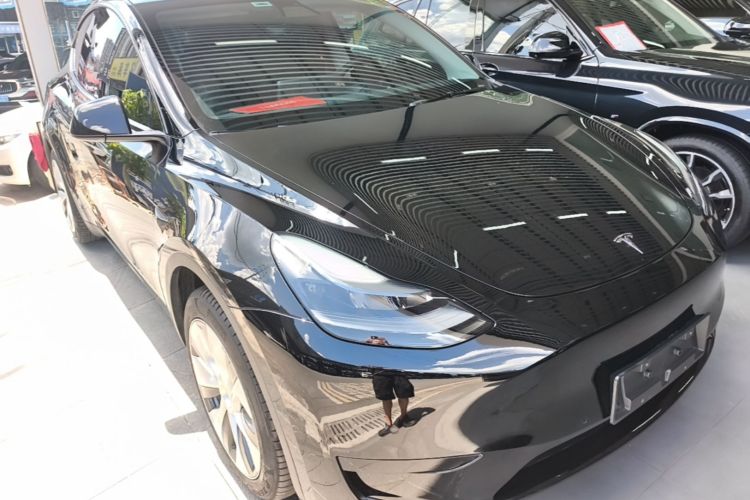 Tesla Model Y 2023 car image #4
