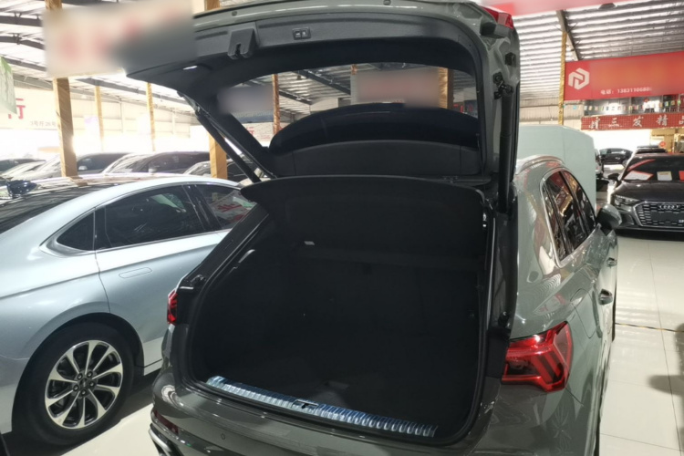 Audi Q3 2025 immagine di auto #19