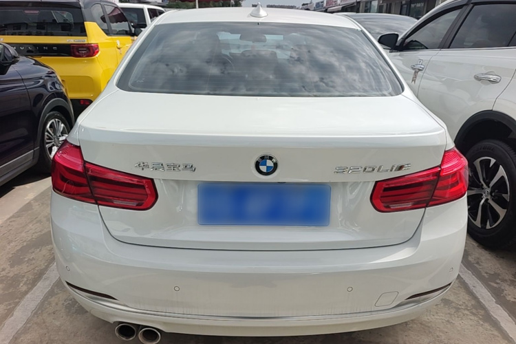 BMW 3 Series 2018 car image #4