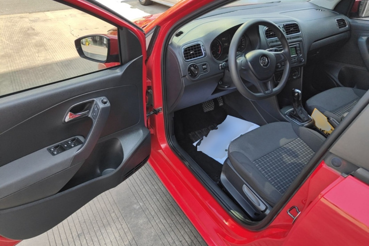 Volkswagen Polo 2015 #9 Volkswagen Polo 2015 car image #9
