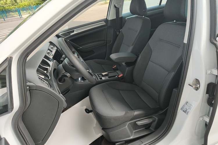 Volkswagen Golf 2020 #15 Volkswagen Golf 2020 car image #15