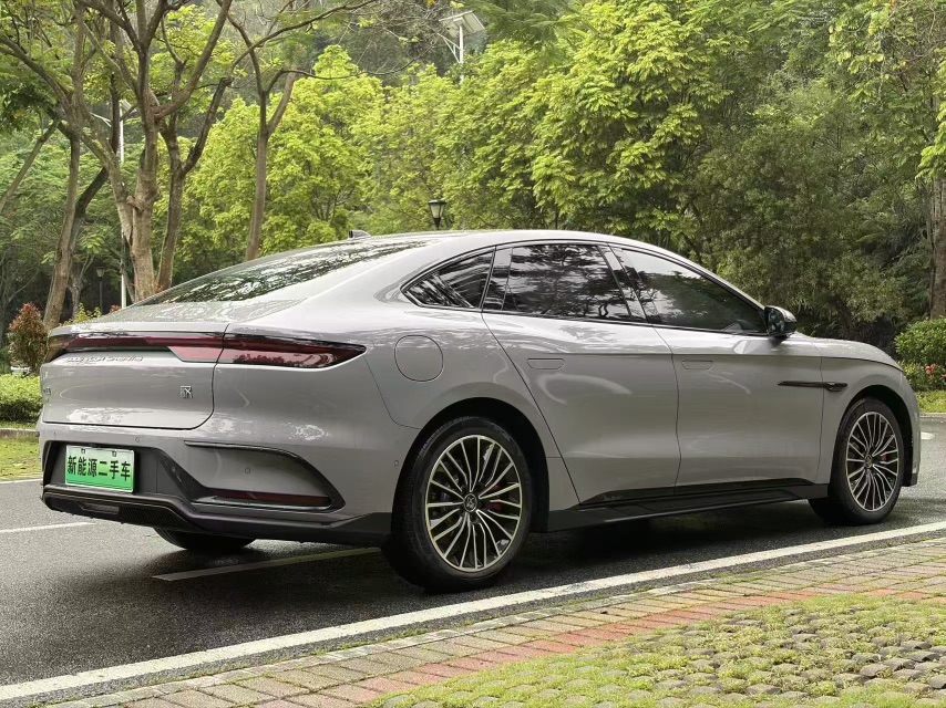 BYD Han 2025 car image #9
