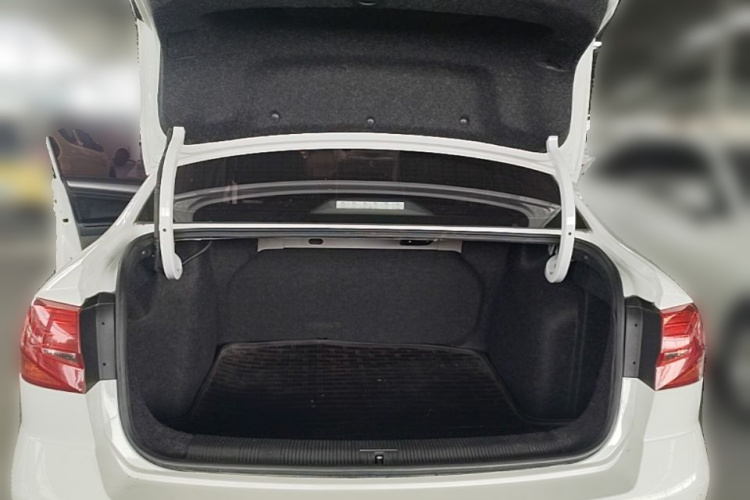 Volkswagen Bora 2016 car image #21