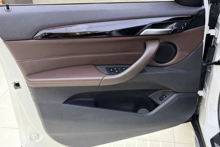 BMW X1 2020 car image #20